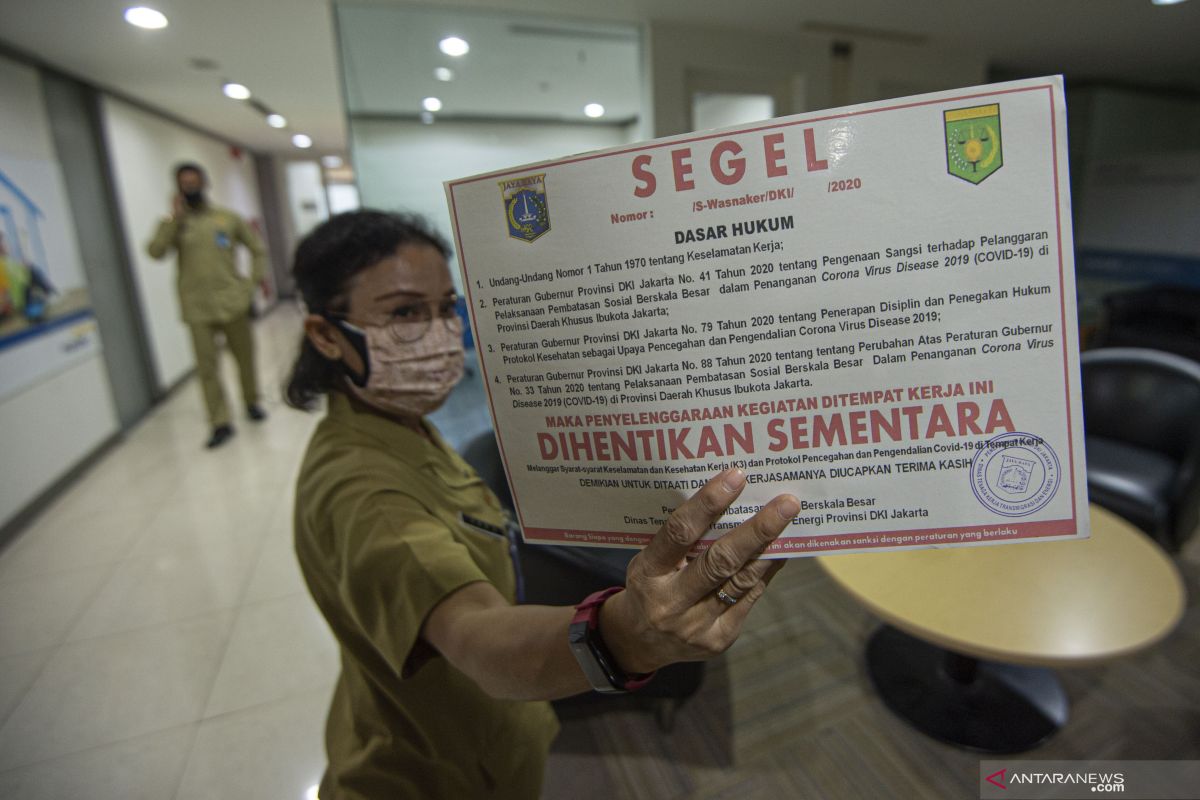 Anies ingatkan pelaku usaha dan perkantoran taati protokol kesehatan