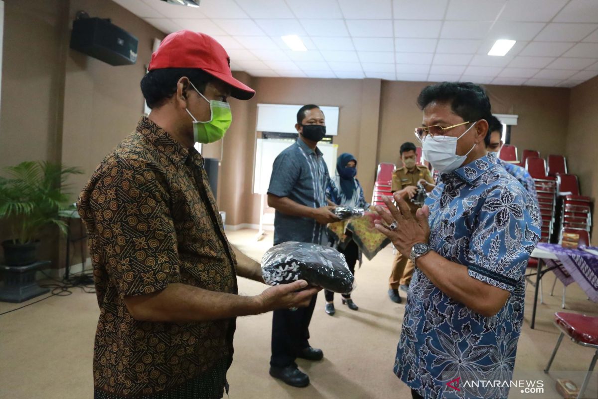 BPBD Tangerang bagikan 20.500 masker ke warga jatiuwung