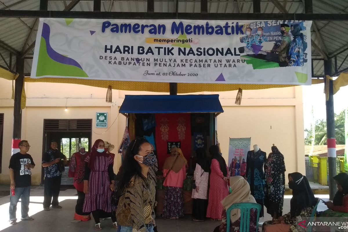 Perajin di PPU siapkan batik untuk Jokowi