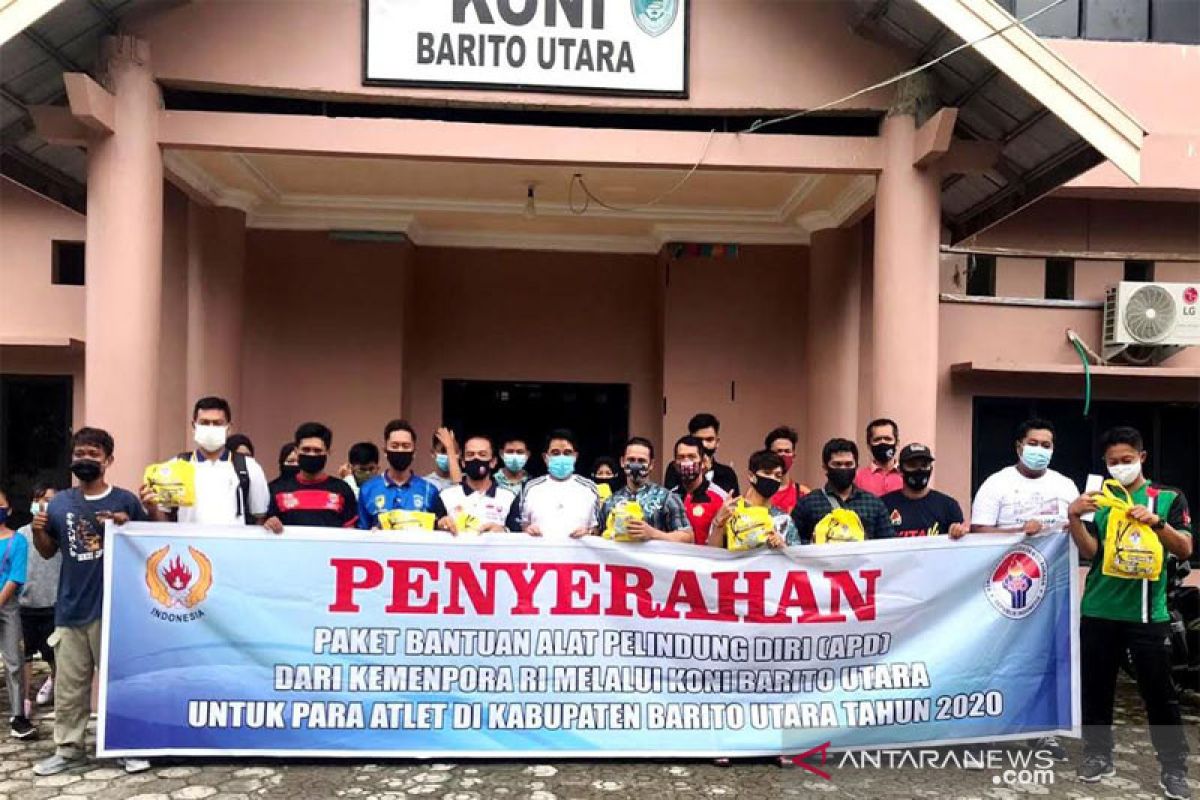 KONI Barito Utara serahkan bantuan APD dan vitamin  dari Kemenpora