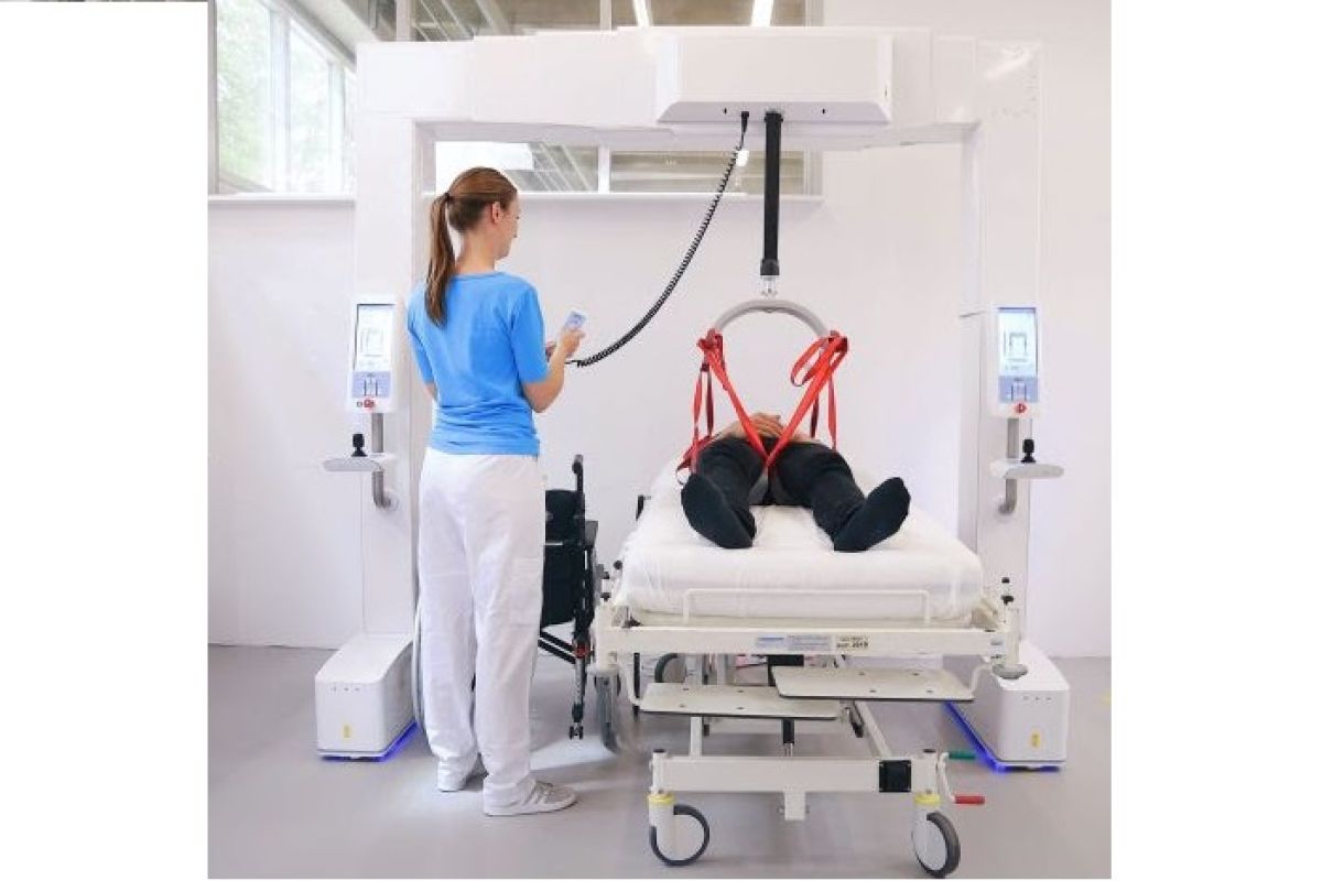 PTR Robots introduces world’s first mobile lifting robot that both transfers and rehabilitates patients