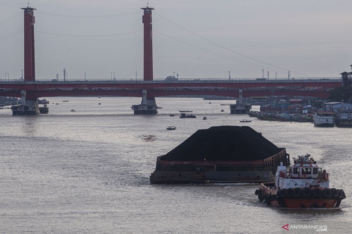 Jokowi conveys priorities for development of coal derivative industry