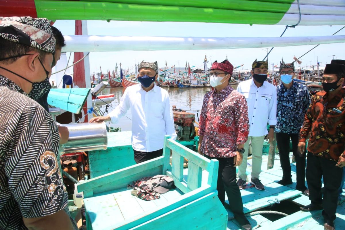 Menkop dorong penguatan kelembagaan koperasi nelayan di Banyuwangi
