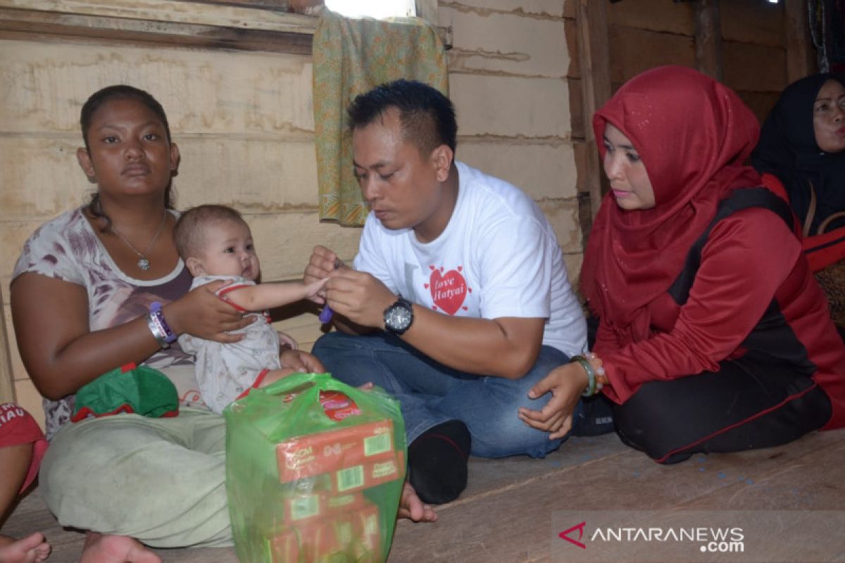 Nizar anak guru ngaji dibesarkan dari sampan menuju kursi Bupati