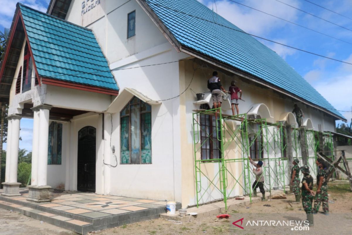 Satgas TMMD lakukan pengecatan beberapa Gereja di Tarakan