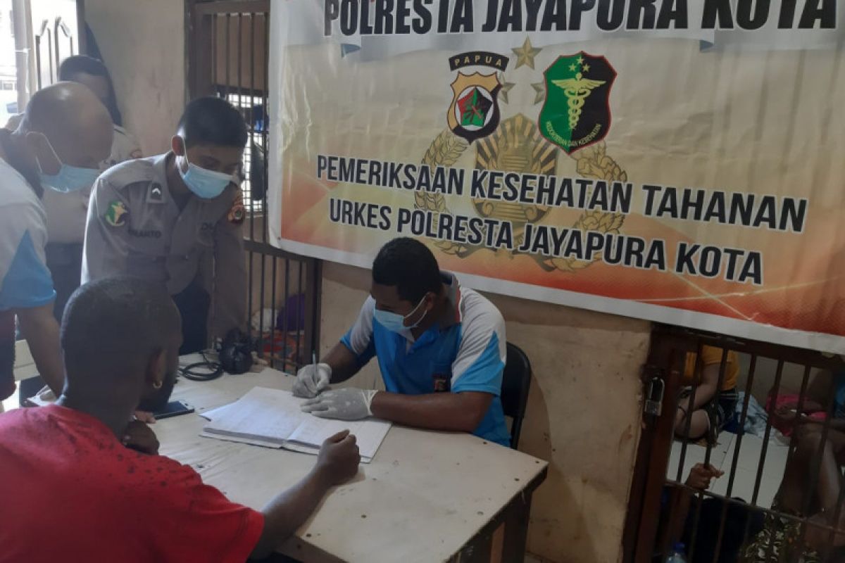 Urkes Polresta Jayapura Kota cek kondisi kesehatan 35 tahanan