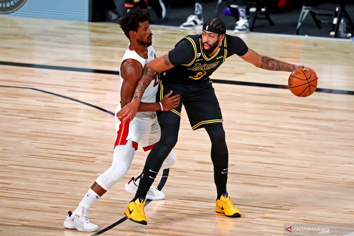 James dan Davis, bawa LA Lakers kembali ungguli Heat