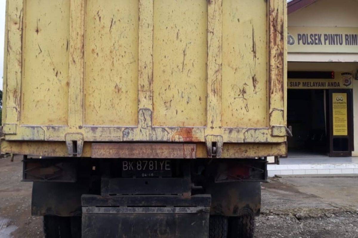 Seorang pemuda di Bener Meriah tewas terjepit dump truk