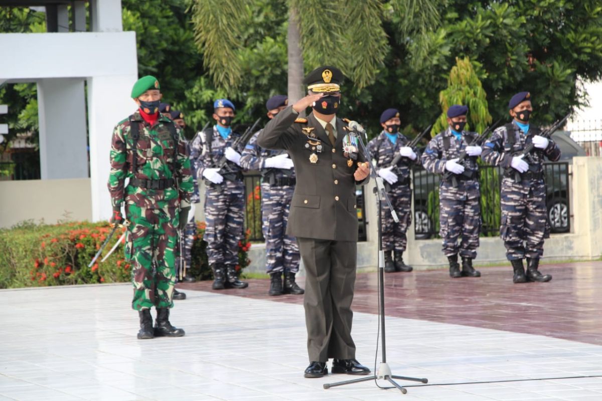 Jelang HUT TNI, Korem 133/NW ziarah ke TMP Pentadio