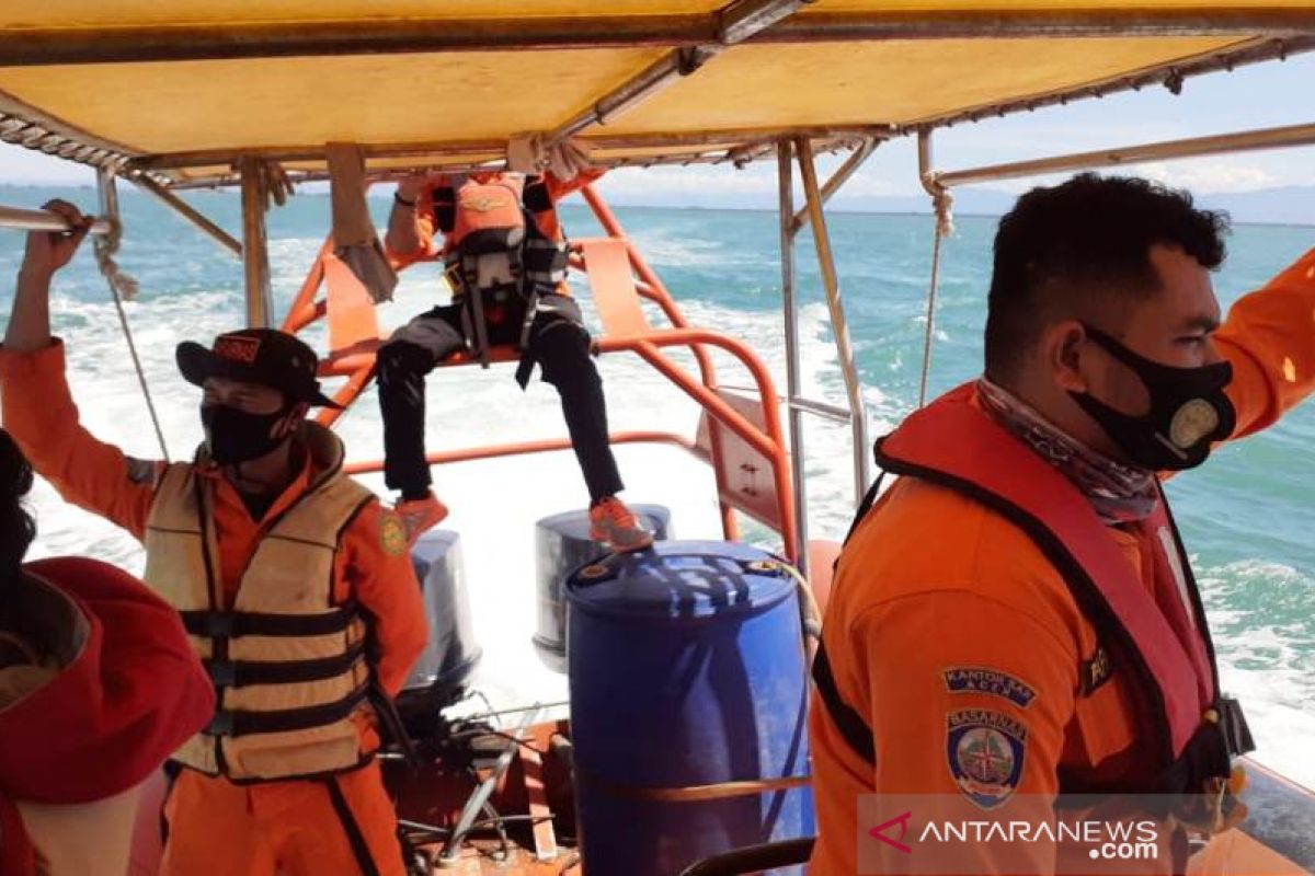 Dua nelayan Aceh Barat hilang di laut diterjang badai di perairan Nagan Raya