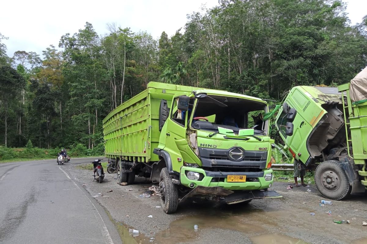 Mobil truk alami kecelakaan di jalan lintas Sumatra Kerinci