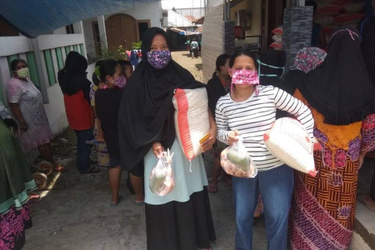 Warga Lebak merasa senang terima bahan pokok dari Kemensos