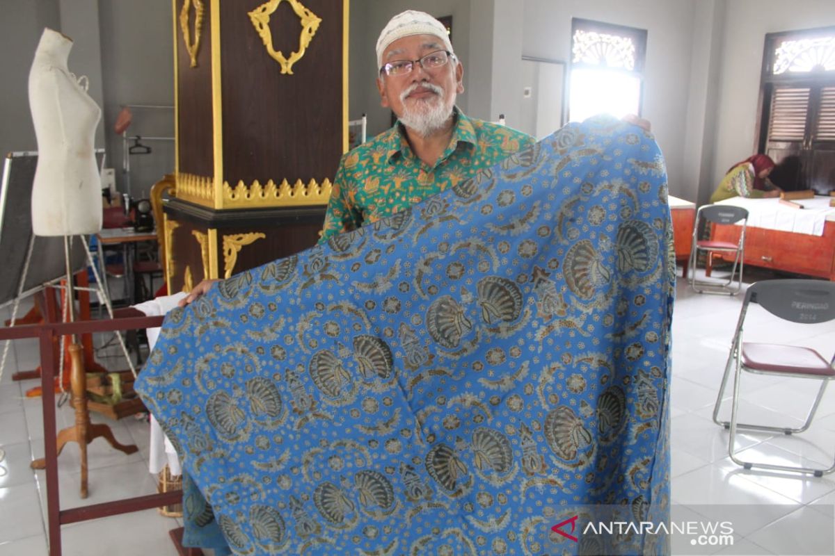 Sosok Zainul Bahri abdikan ilmu untuk melestarikan batik Jambi