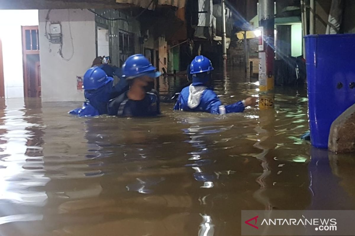 Floodwaters start to recede in East Jakarta's Kebon Pala area