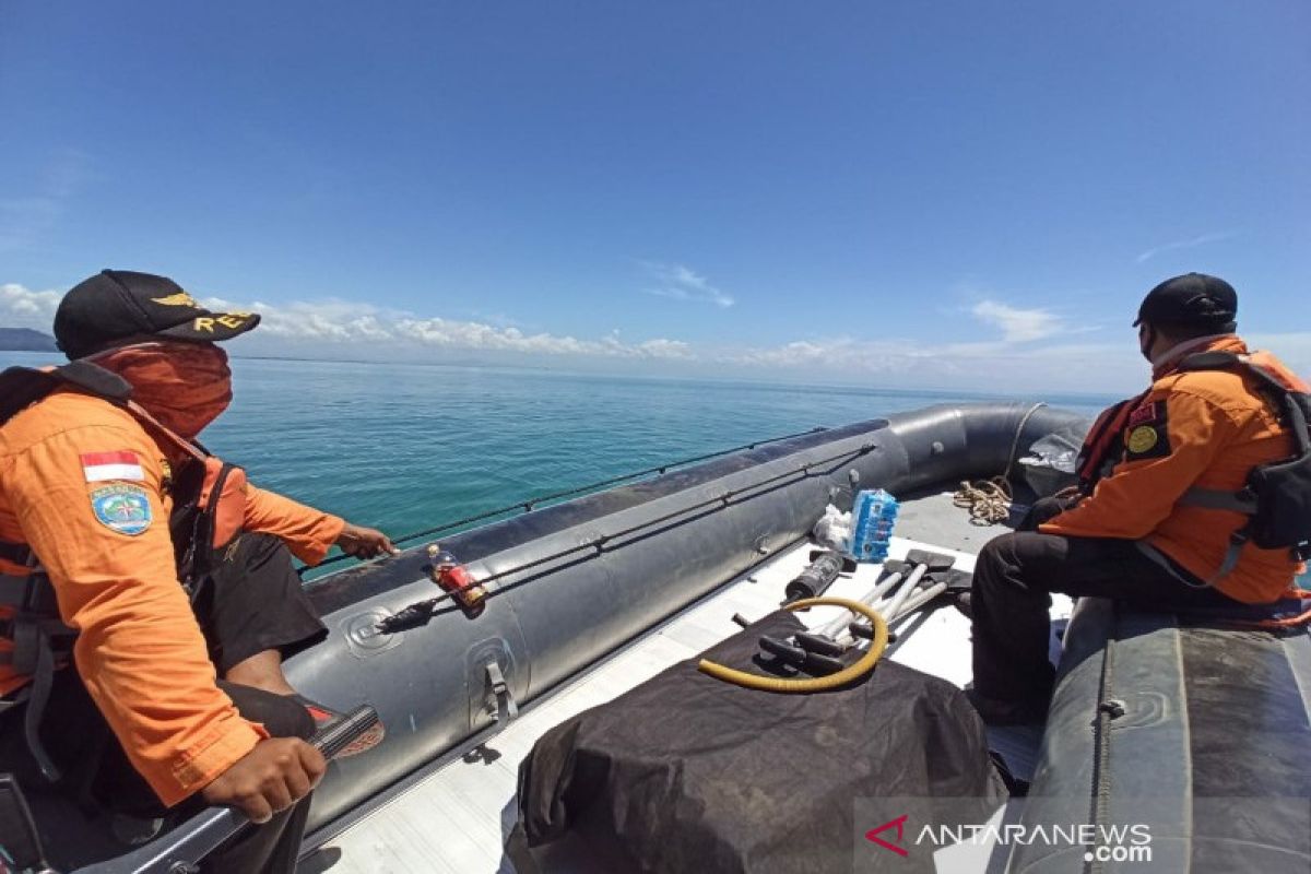 Tim SAR cari seorang pemanah ikan terseret arus di perairan Malangke