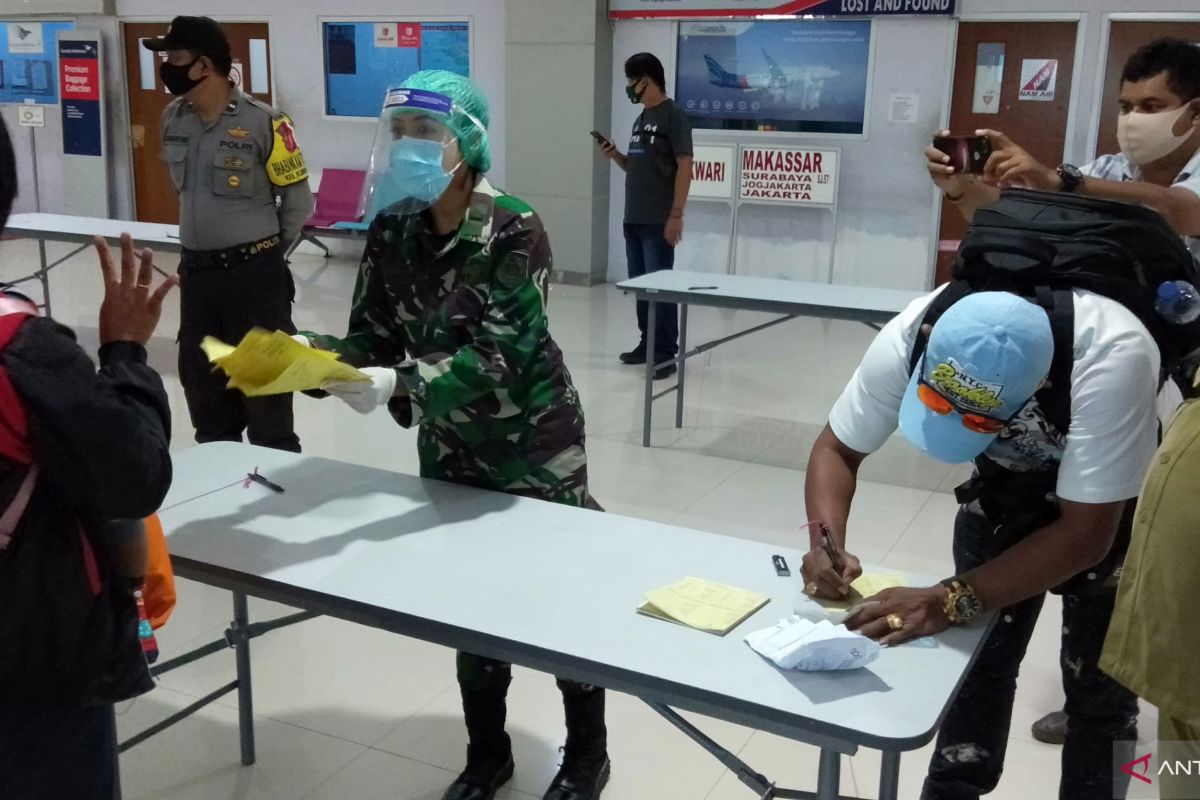 Warga masuk Sorong bukan KTP Papua wajib tes usap