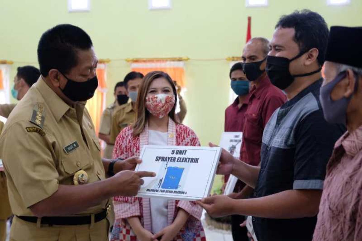 Tiga kelompok tani Kota Magelang terima bantuan alsintan dari Kementan