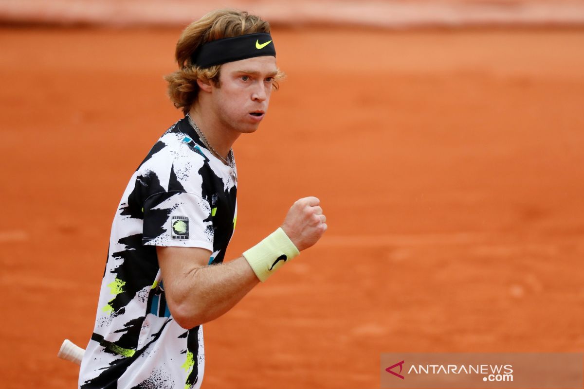 Rublev hadapi Sinner pada perempat final Barcelona Open 2021