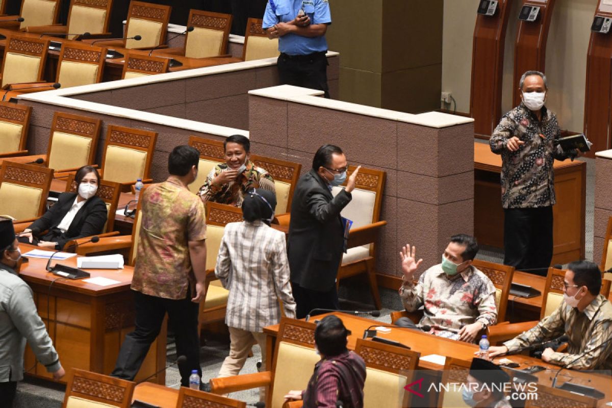 Buruh pastikan besok tetap mulai mogok nasional tolak UU Cipta Kerja