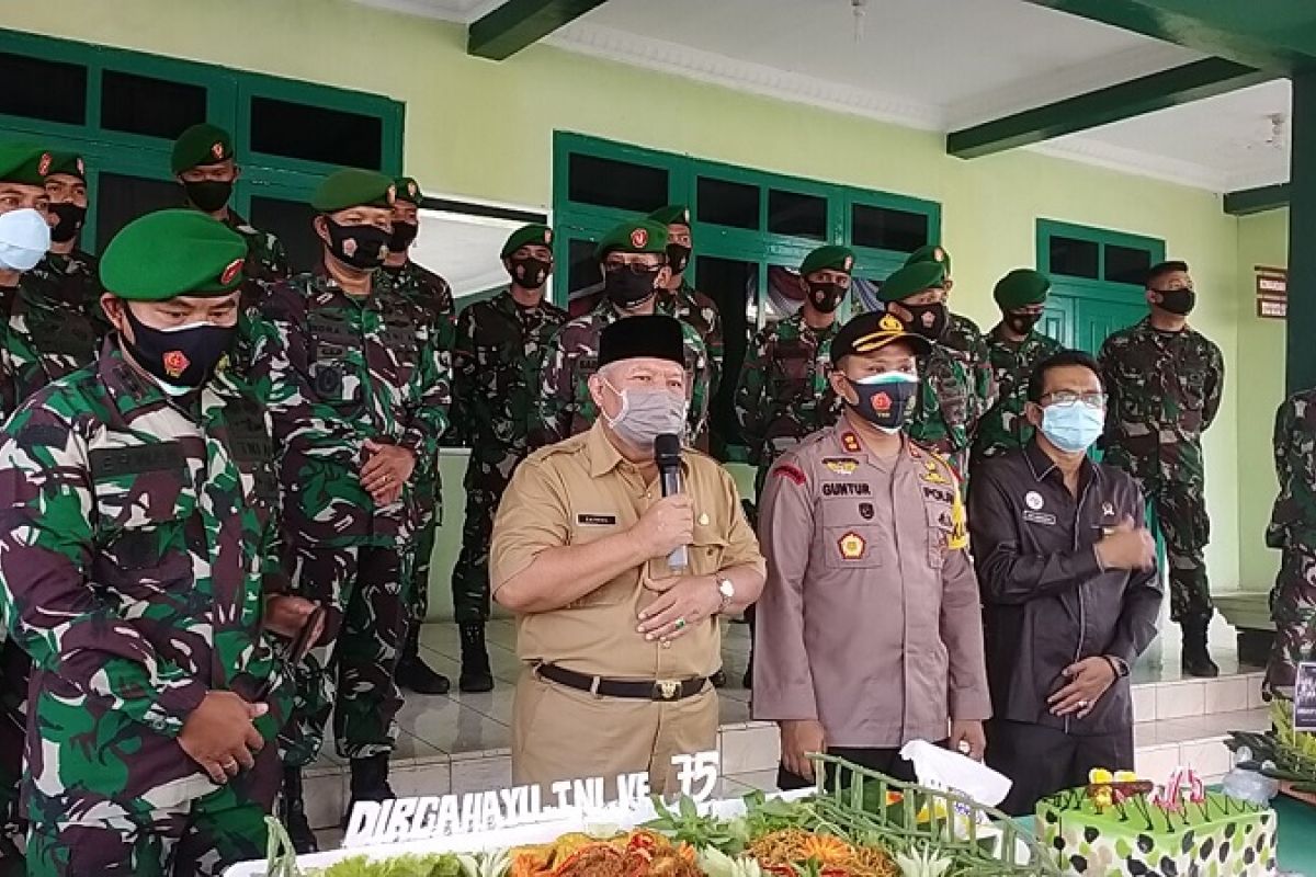 Bupati Safrial hadiri HUT TNI ke-75 di Makodim Tanjab