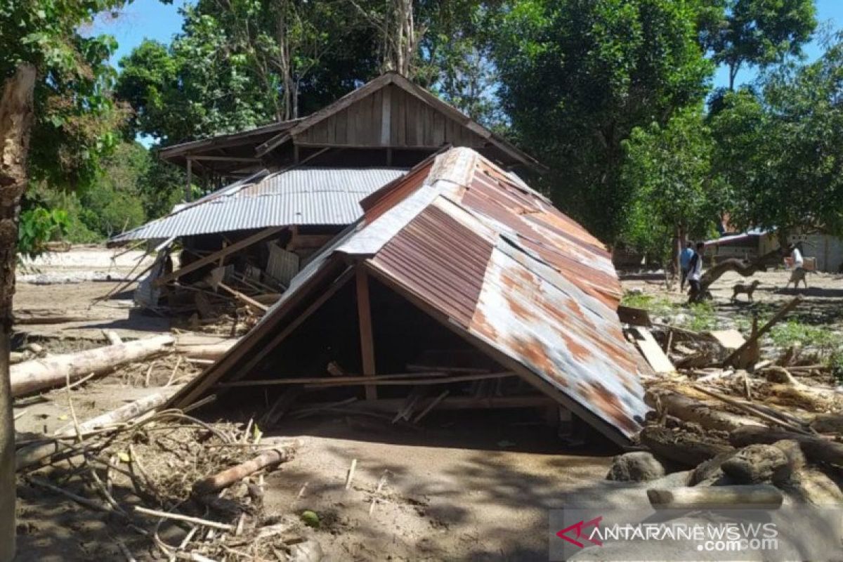 Warga  desak Pemkab Sigi perbaiki jaringan air akibat banjir