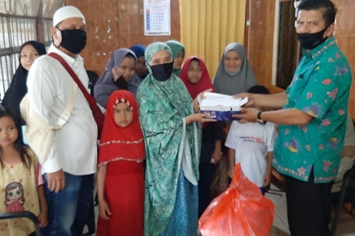 HUT ke-115, PDAM Tirtanadi bagikan sembako kepada anak yatim dan fakir miskin