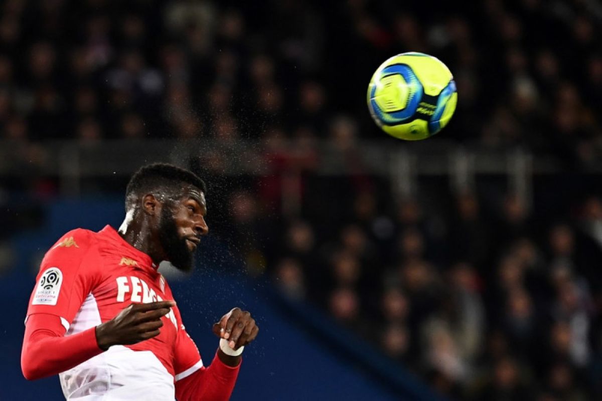 Penyerang Tiemoue Bakayoko resmi berseragam Napoli