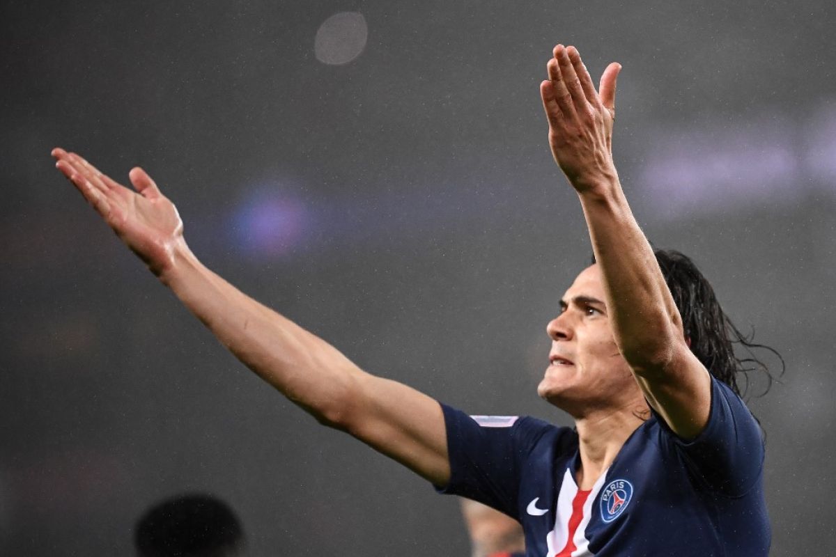 Edinson Cavani resmi bergabung  dengan Setan Merah