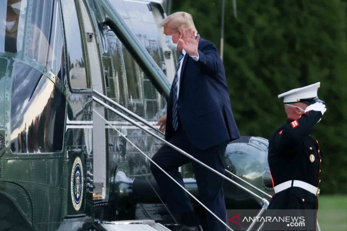 Trump kembali berkantor di Gedung Putih setelah dinyatakan 'bebas gejala' COVID-9,