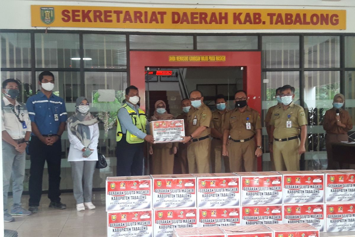 PT Pama dan mitra serahkan 8 ribu masker untuk Pemkab Tabalong