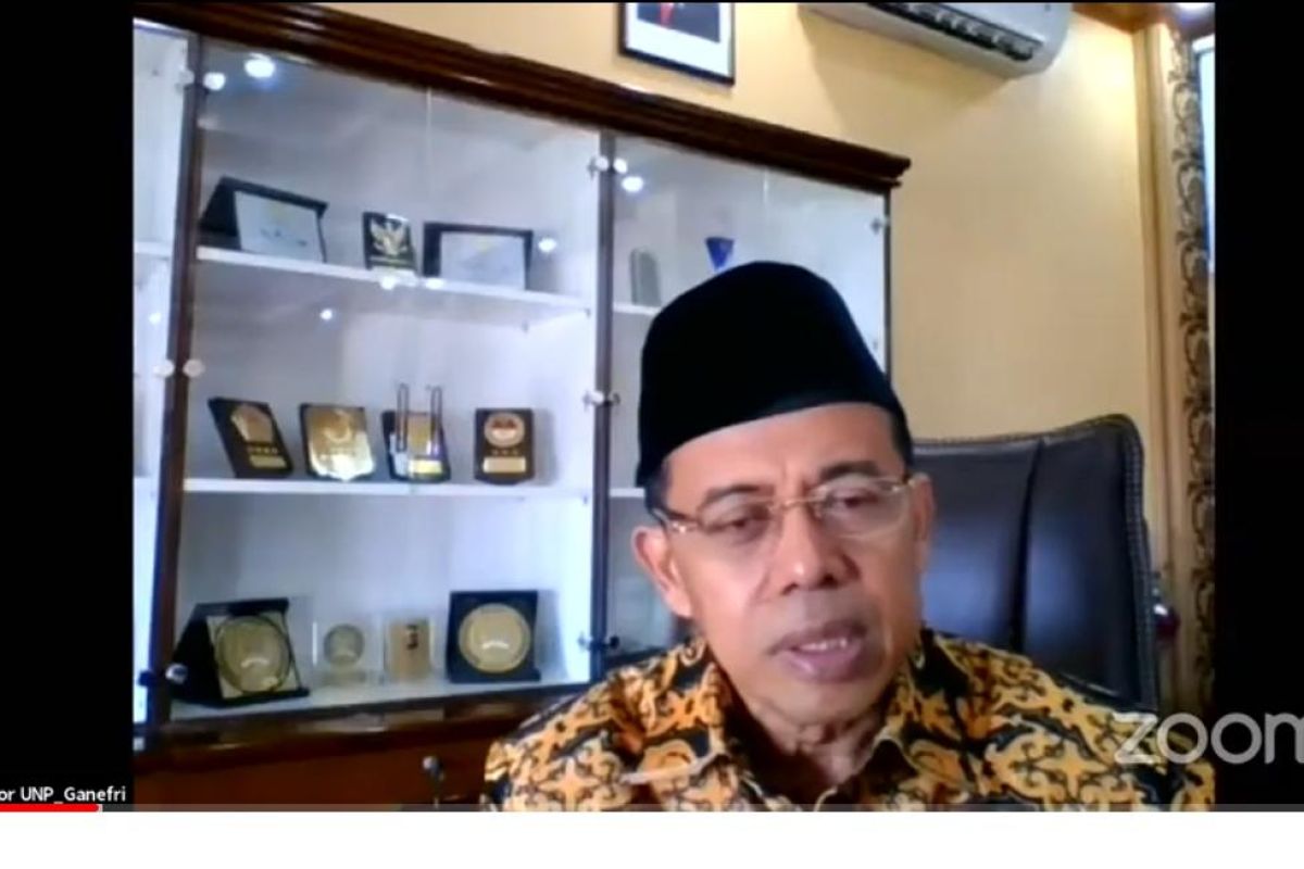 Rektor UNP berharap mahasiswa program PERMATA ikuti perkuliahan dengan baik