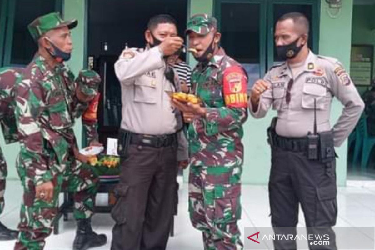 Polisi dan TNI di Palu saling menyuap rayakan HUT