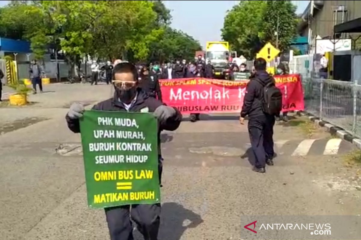 Penolakan UU Cipta Kerja Jakarta Timur berpusat di Pulogadung