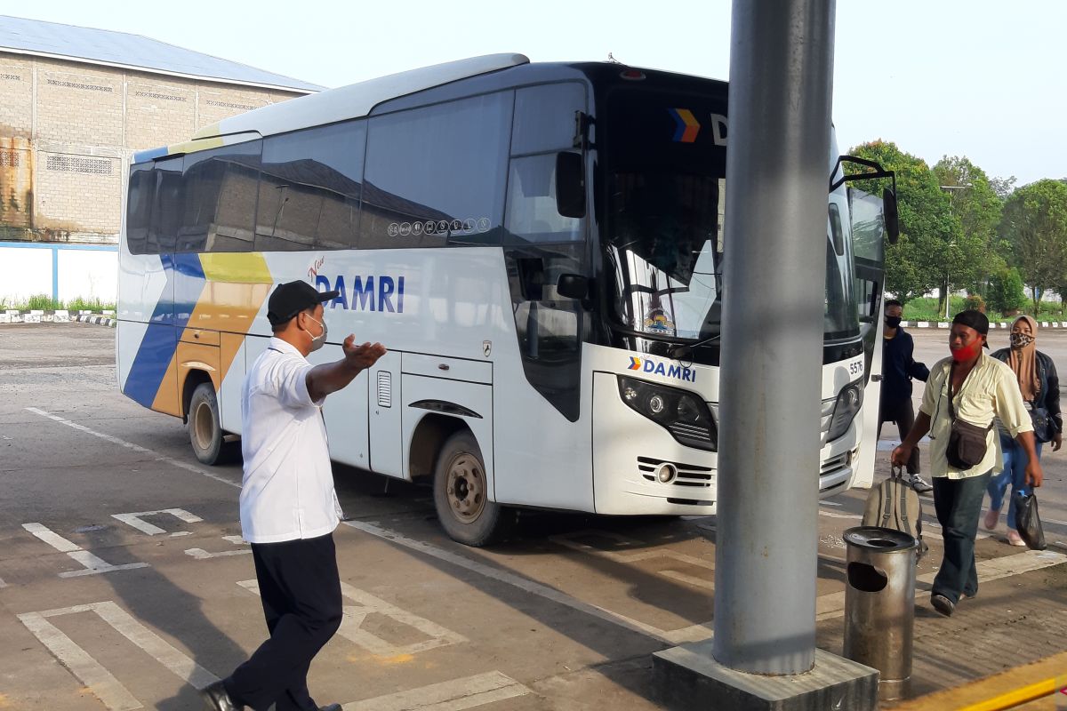 Penumpang Bus Damri trayek Sei Ambawang - Pangkalan Bun keluhkan kenaikan tarif