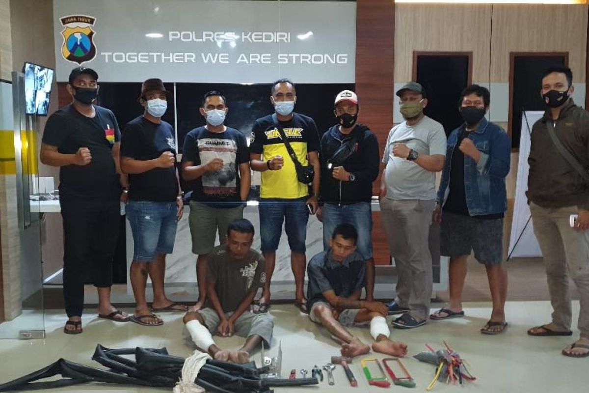 Polisi tembak kaki dua pelaku pencurian kabel listrik di Kediri