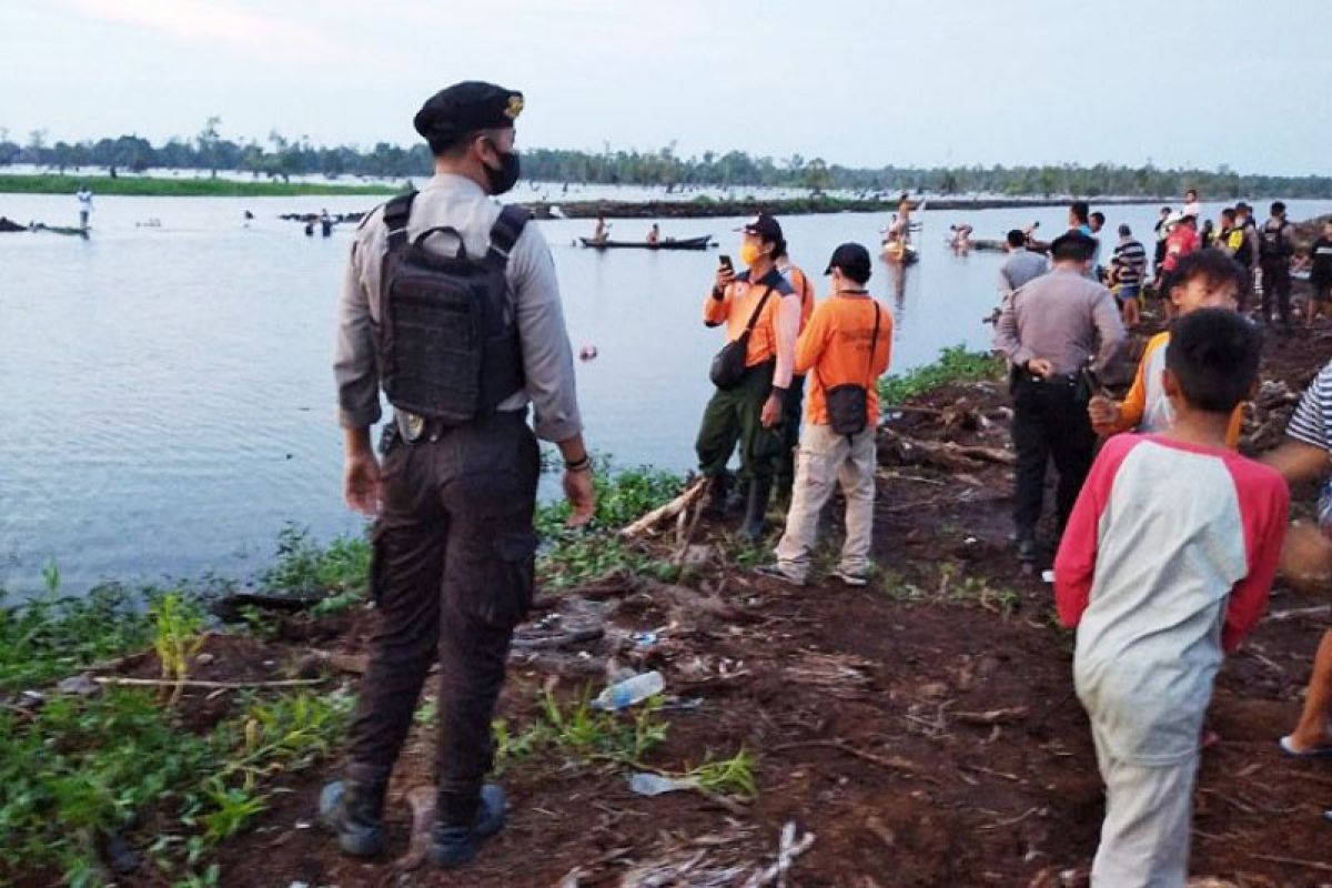 Asyik membuat konten video, seorang anak tenggelam di kanal Sungai