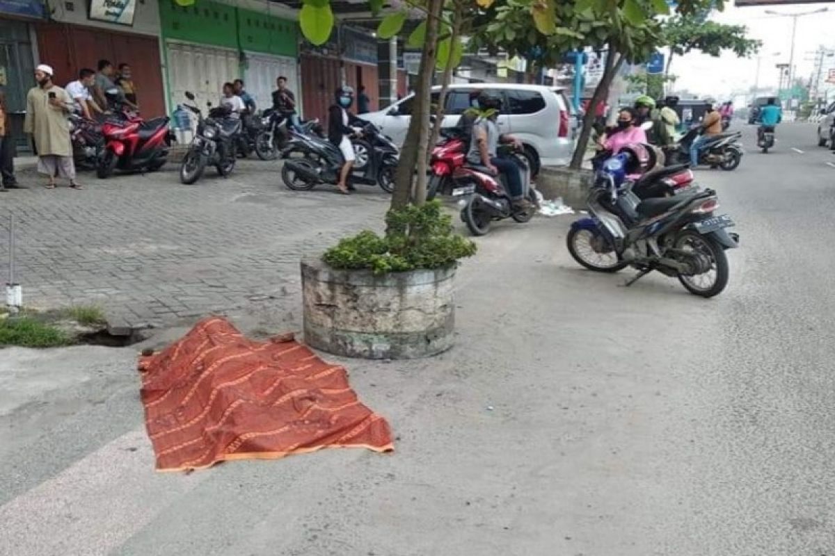 Pria lansia warga Batubara tewas terjatuh di pinggir jalan di Tebing Tinggi