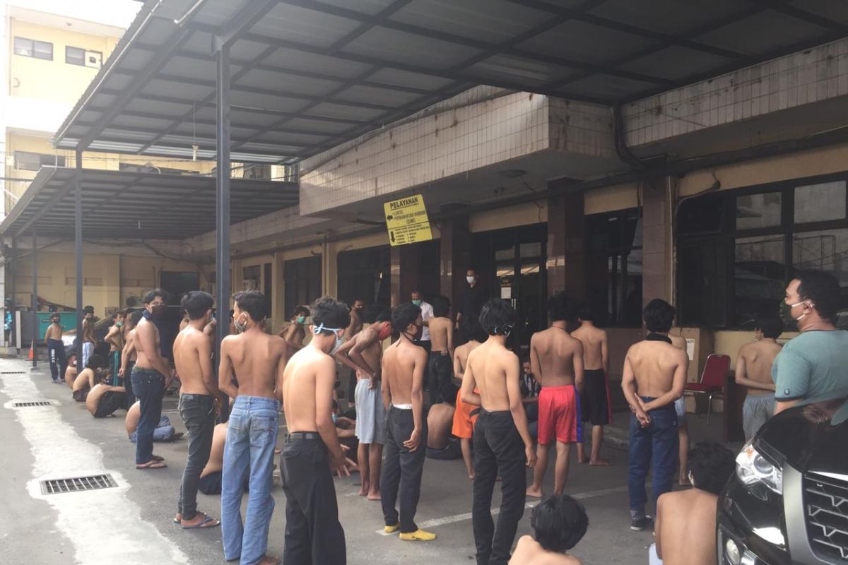 Polisi amankan 64 pelajar hendak demo ke DPR