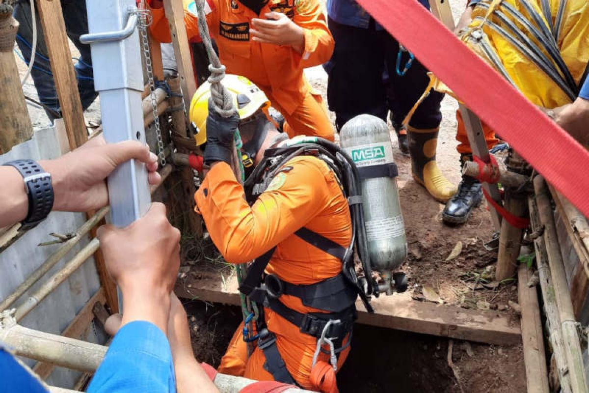 Dua pekerja tewas saat menguras sumur di Semarang