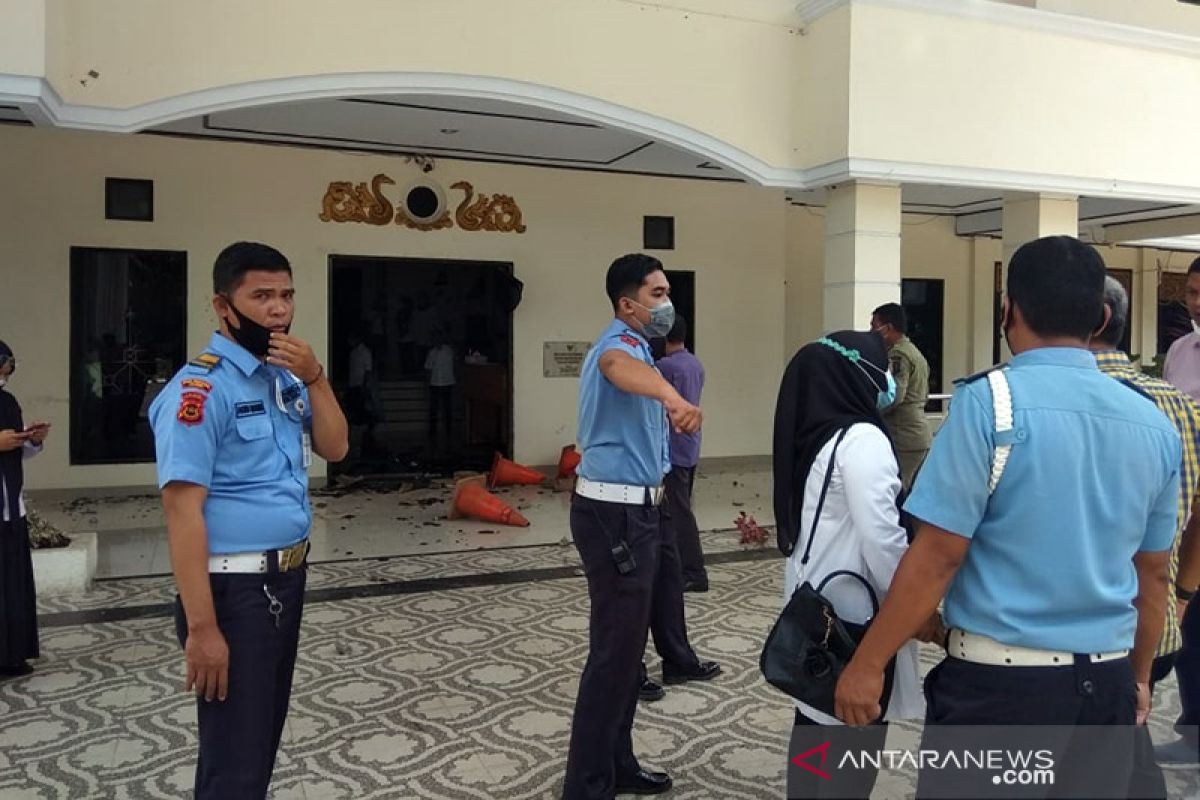 Pelempar gedung DPRD Kota Jambi diperkirakan berusia pelajar SMA