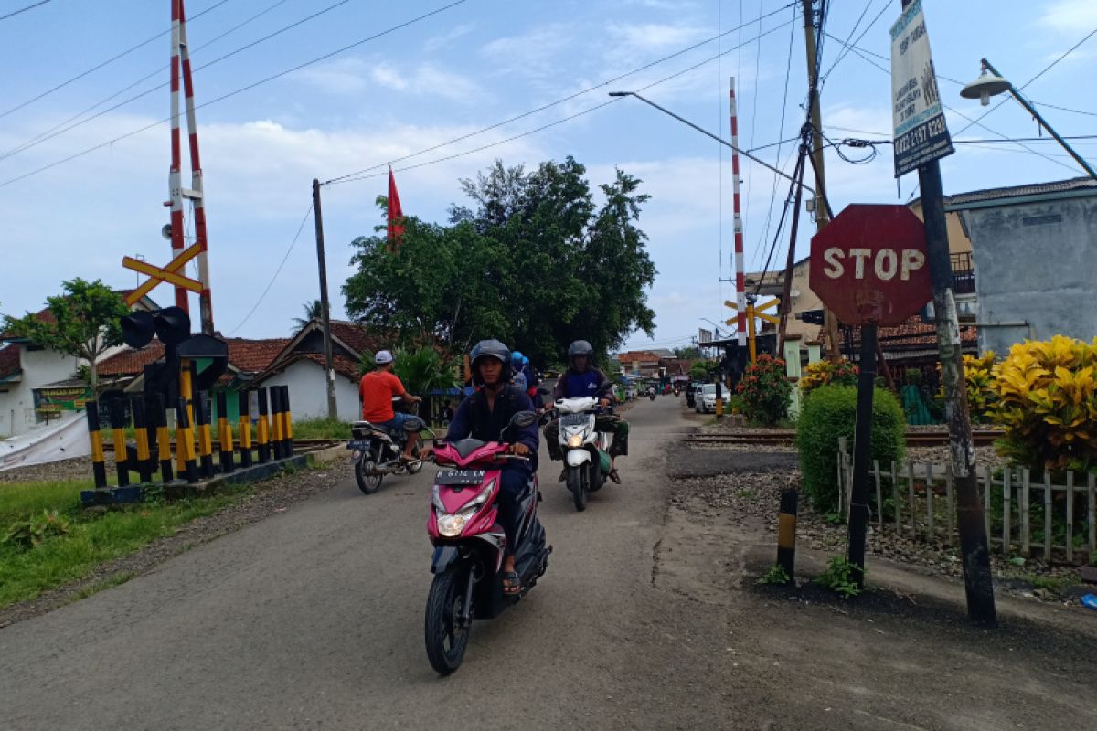 Langgar perlintasan sebidang, pengguna jalan dikenai denda Rp750 ribu