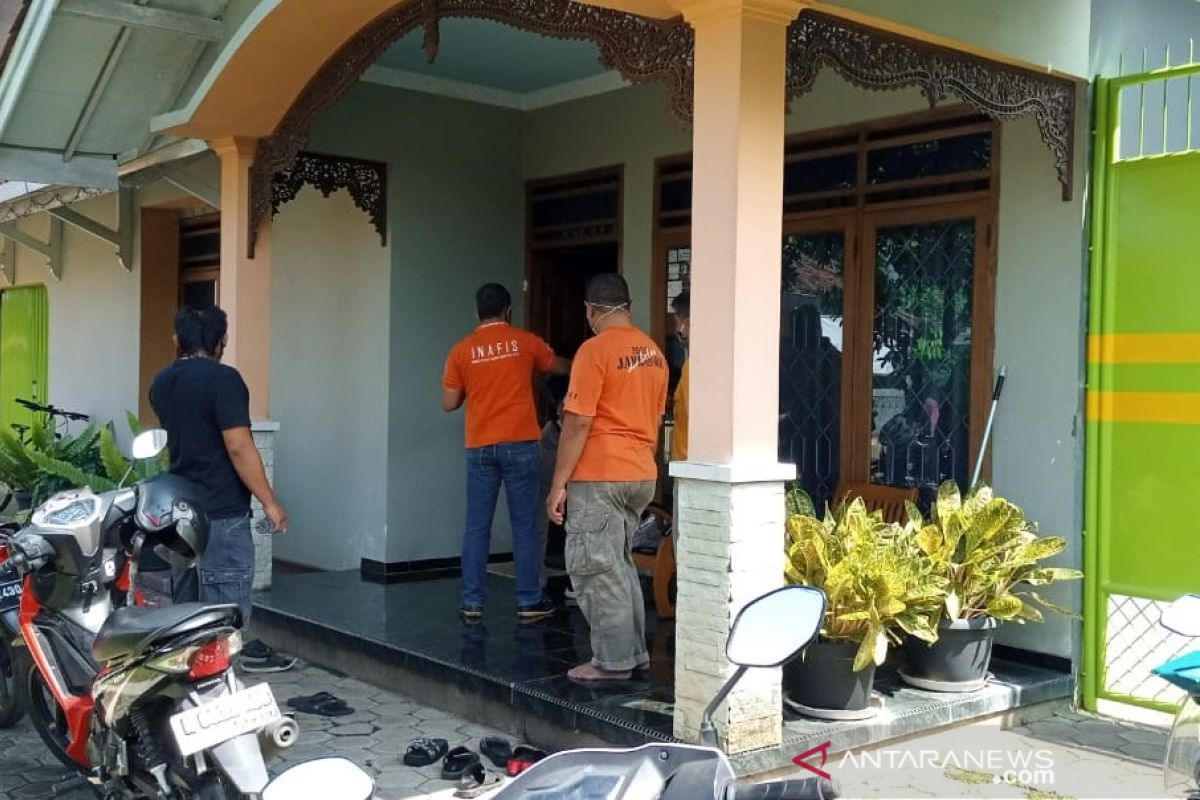 Seorang janda diancam gunting dan diikat, , uang dan perhiasan dibawa kabur perampok