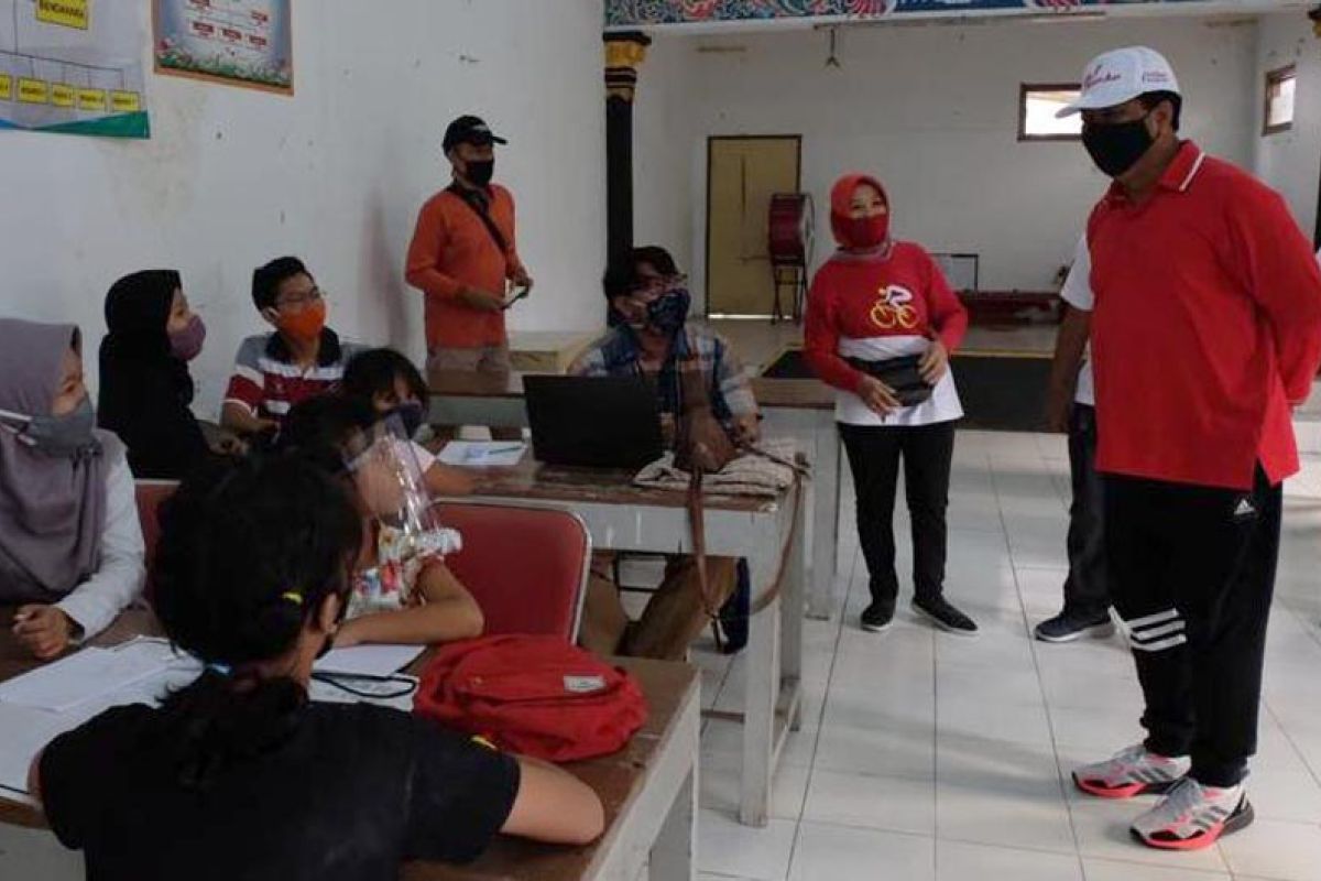 Dinsos Kota Magelang salurkan bantuan dukung siswa KBM daring