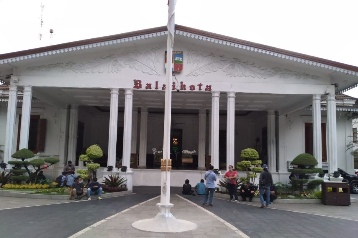 Tren klaster perkantoran meningkat, Pemkot Bogor batasi pegawai bekerja di kantor maksimal 50 persen