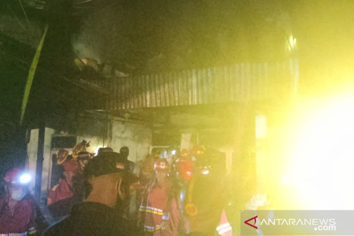 Polres Singkawang selidiki kebakaran rumah di Pasiran