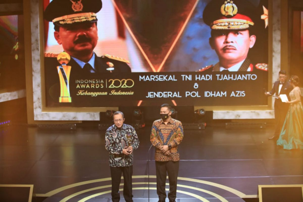 Panglima TNI dan Kapolri raih penghargaan Indonesia Awards 2020