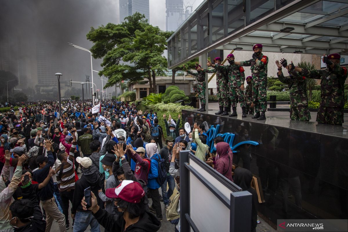 34 demonstrators found reactive to COVID-19 in Jakarta