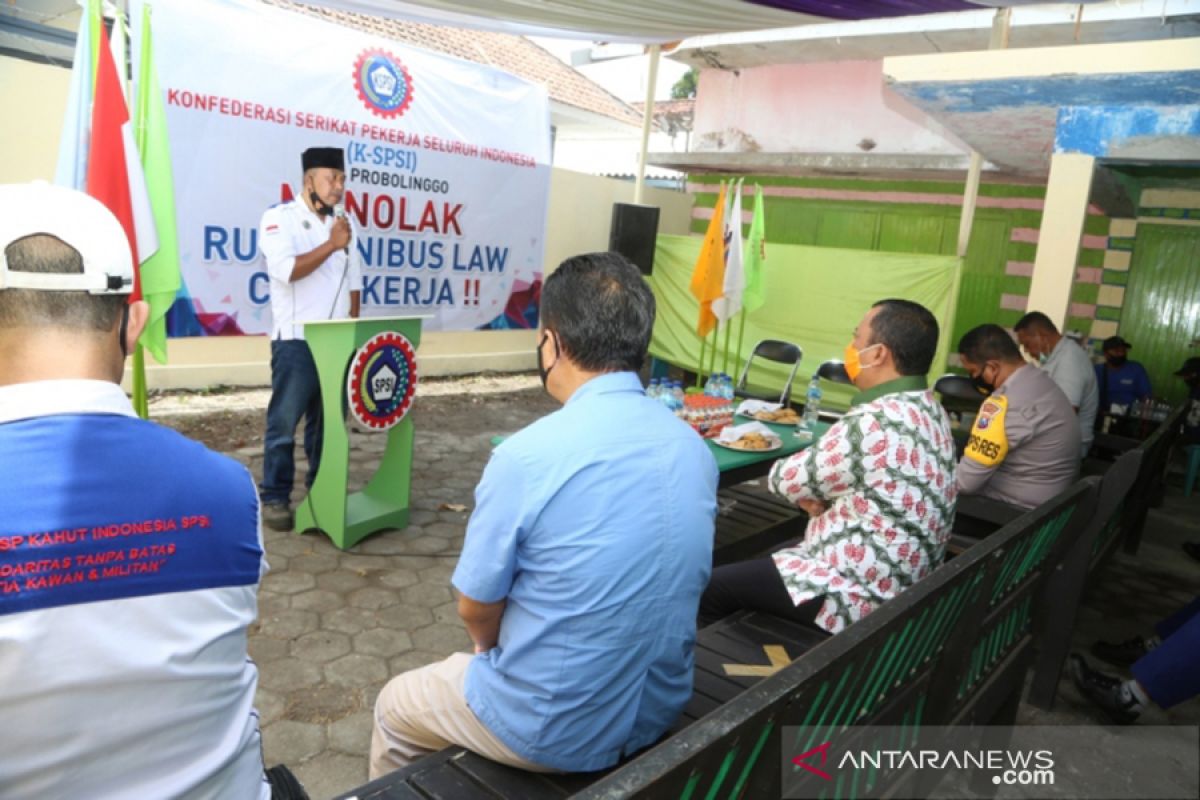 K-SPSI Kota Probolinggo doa bersama tolak UU Cipta Kerja