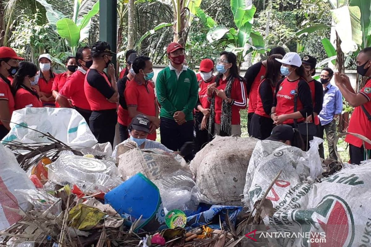 Dikunjungi PKK, Fasilitas pengelolaan sampah di Desa Taro-Gianyar hasilkan pupuk organik