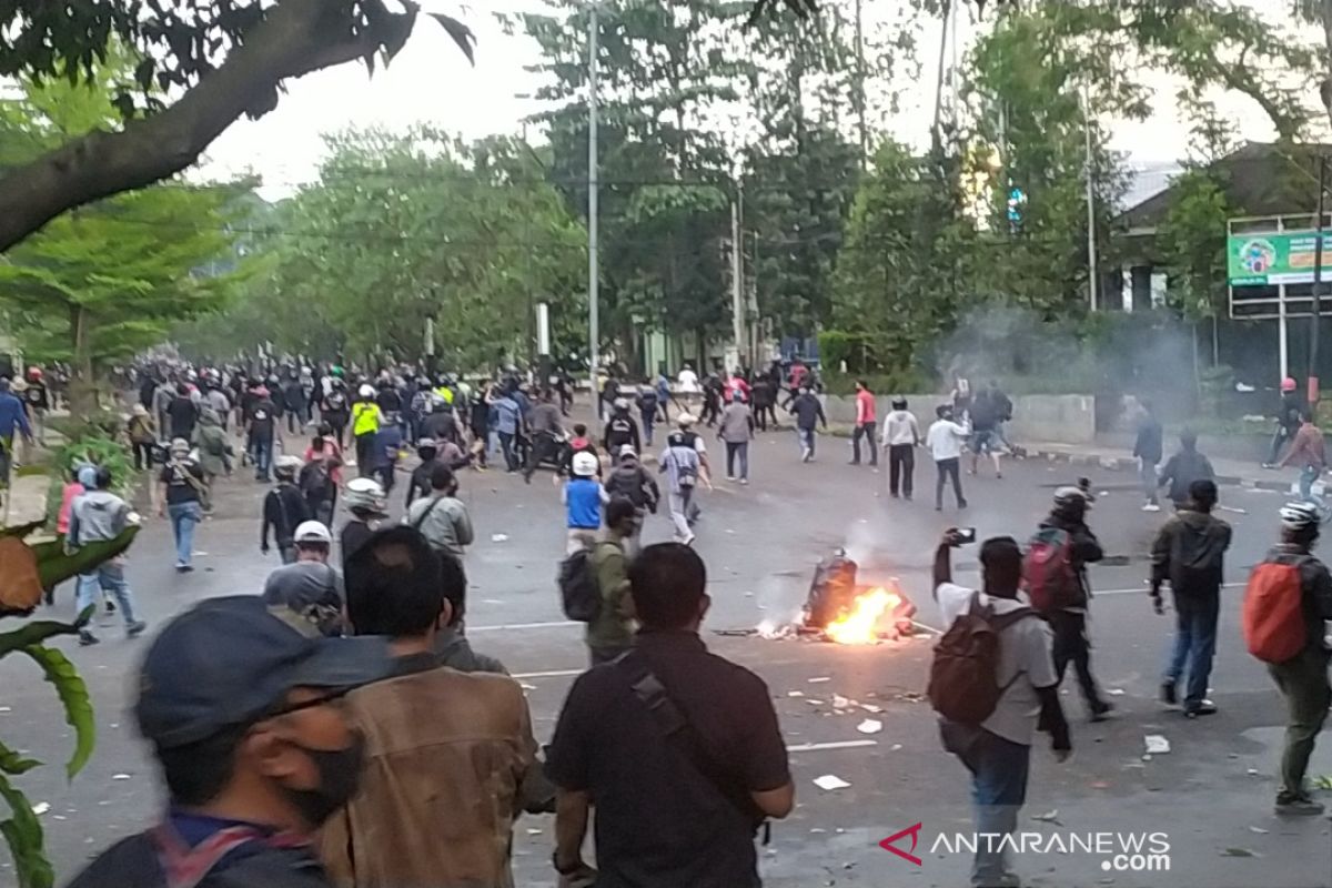 Polisi tangkap 429 orang dari 3 hari aksi berujung rusuh di Bandung